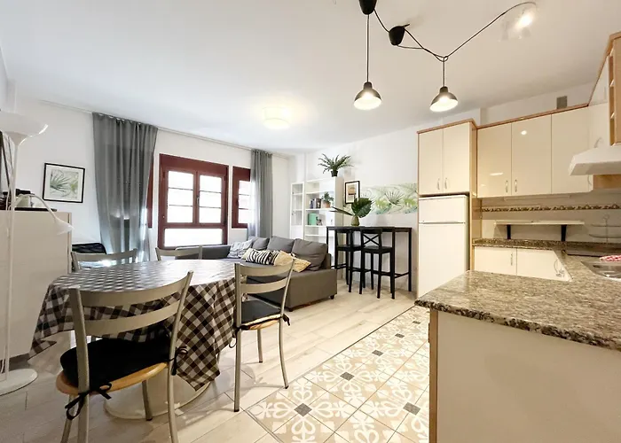 Velarde Deluxe Beach Flat Bycanary365