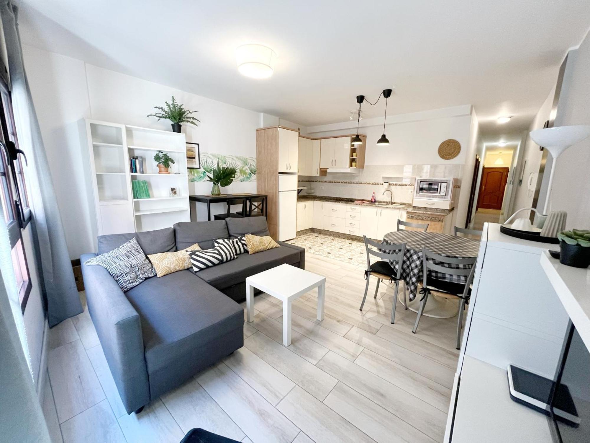 Velarde Deluxe Flat Bycanary365